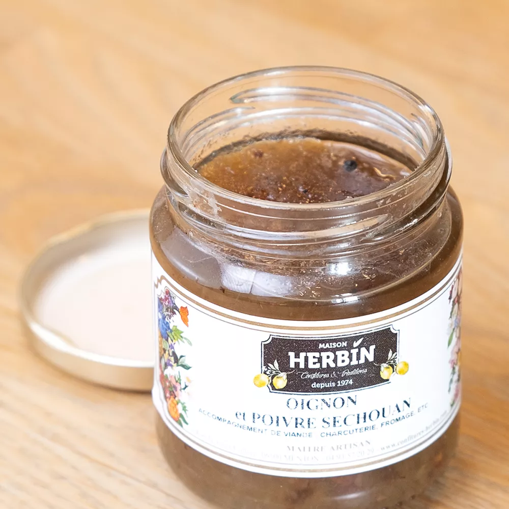 Confit d'oignon et poivre de Séchouan - Maison Herbin Confit d'oignon et poivre de Séchouan - Maison Herbin